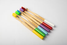 Carica l'immagine nel visualizzatore di Gallery, Set Bambù Iniziale: 6 Spazzolini in Bambù, 2 Cotton Fioc