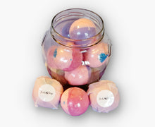 Carica l'immagine nel visualizzatore di Gallery, Set Struccante: 5 Dischetti Struccanti lavabili, Spugna Konjac, Asciugamano, 2 Bombe da Bagno SCONTATO DEL 30%